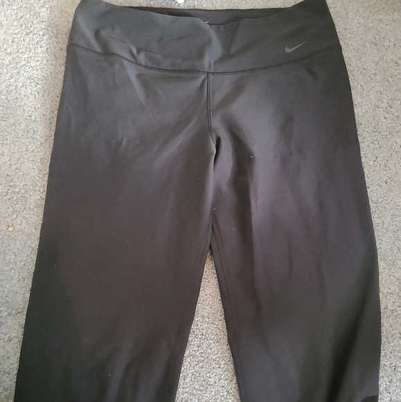 Capri nike drifit - Picture 2 of 3